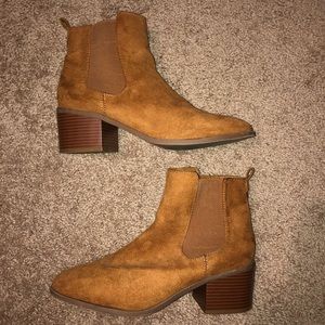GAP Women’s Ankle Boot